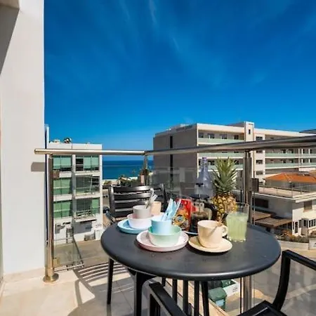 Sunnyvillas 1 Bedroom Swimming Pool Cor