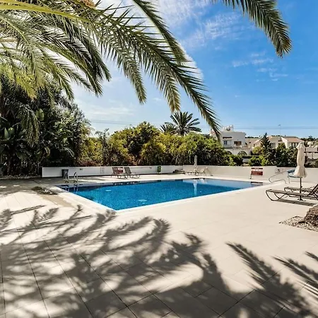 Sunnyvillas 1 Bedroom Swimming Pool Cor *