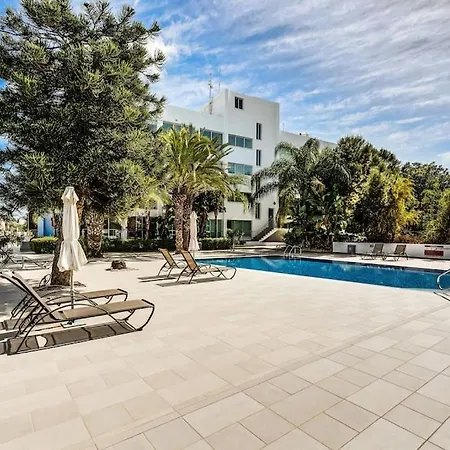 Sunnyvillas 1 Bedroom Swimming Pool Cor פרוטאראס