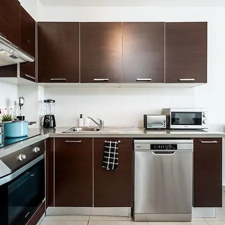 Sunnyvillas 1 Bedroom Swimming Pool Cor