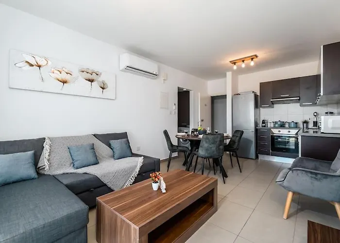 Апартаменты Sunnyvillas 1 Bedroom Swimming Pool Cor