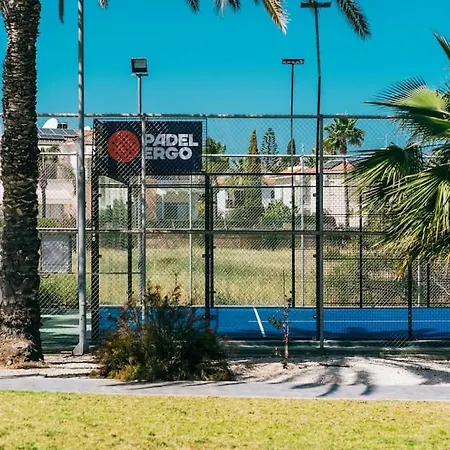 Sunnyvillas 1 Bedroom Swimming Pool Cor