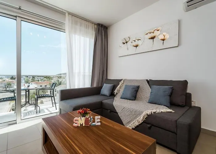 Sunnyvillas 1 Bedroom Swimming Pool Cor Protaras