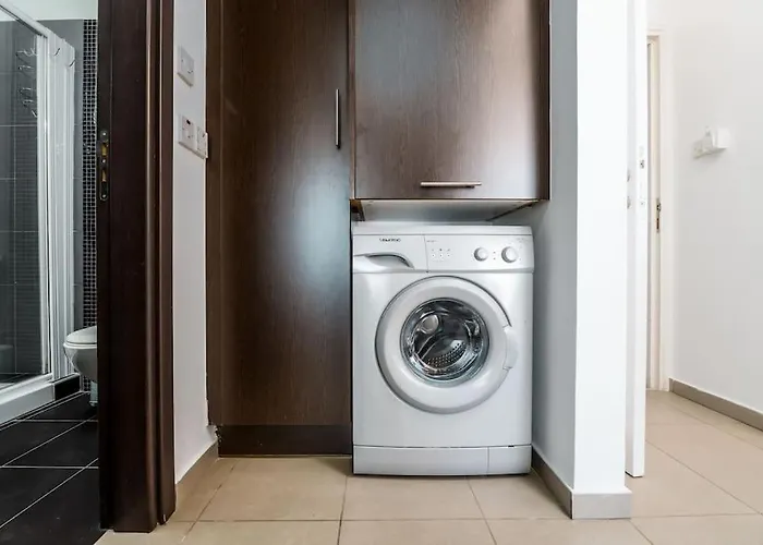 Sunnyvillas 1 Bedroom Swimming Pool Cor *