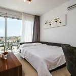 Sunnyvillas 1 Bedroom Swimming Pool Cor *